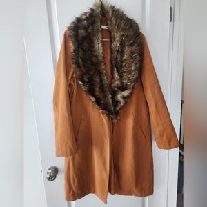 Ladies long coat w/ removable faux fur collar